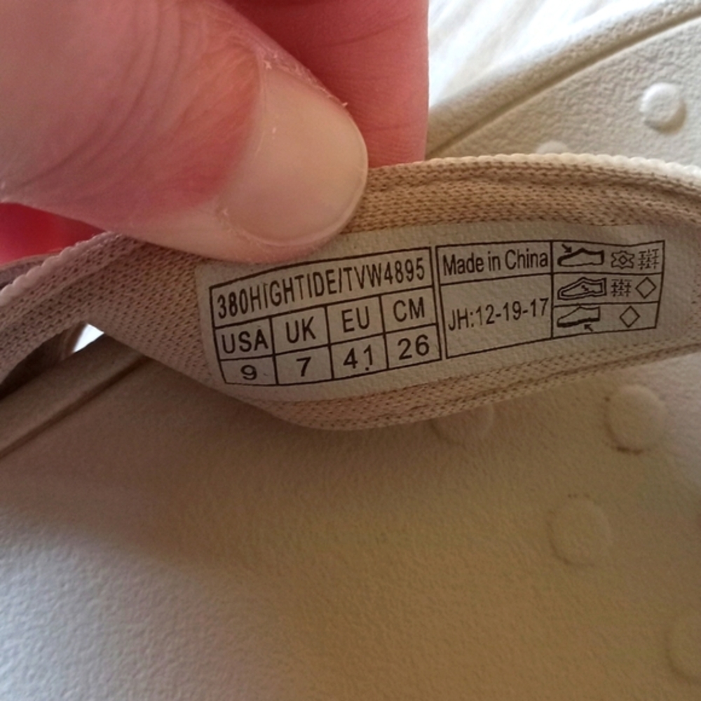 Vionic High Tide Flipflops - Picture 4 of 7